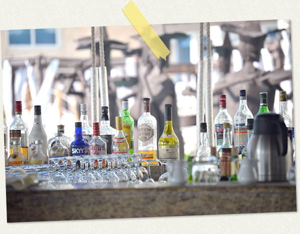 テレビ番組、CMなどの撮影収録現場、ライブやイベントの会場、野外のロケ現場など